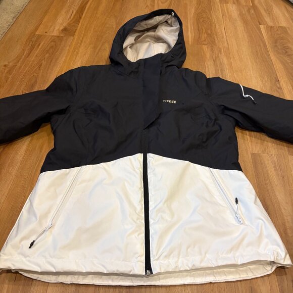 WEDZE Piste 180 Women’s Ski Jacket – Warm, Waterproof, Functional - Picture 3 of 12